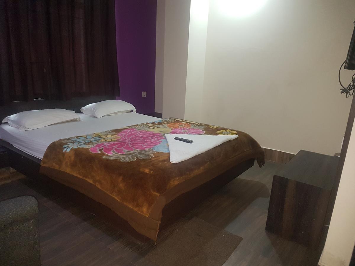 Hotel Grand Palace Гая Экстерьер фото